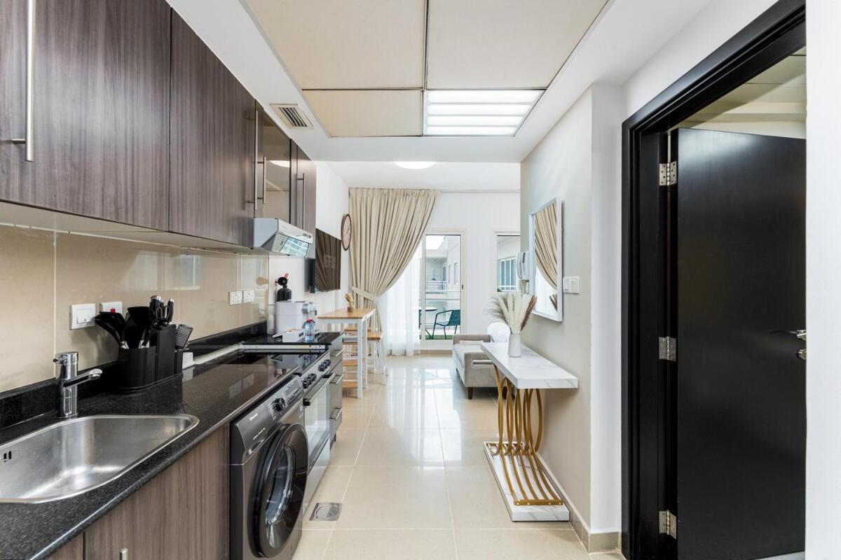 Apartment Calm And Elegant Near Yas Island