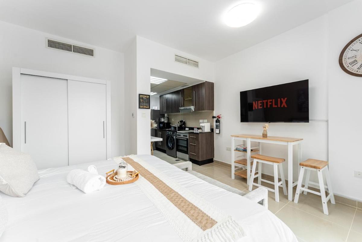 Calm And Elegant Near Yas Island Apartment Abu Dhabi